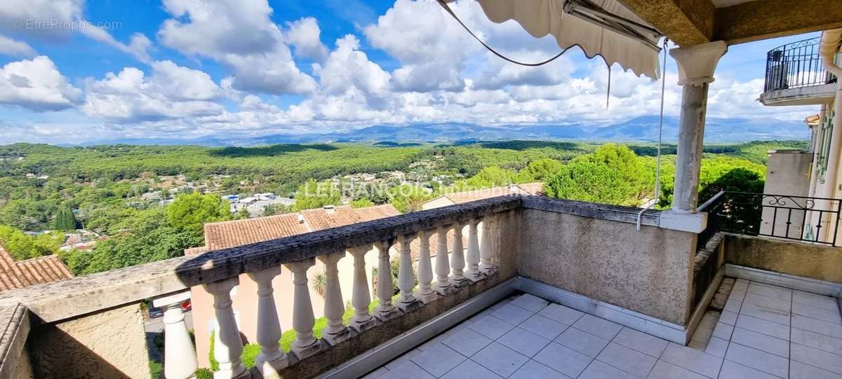 Appartement à MOUGINS