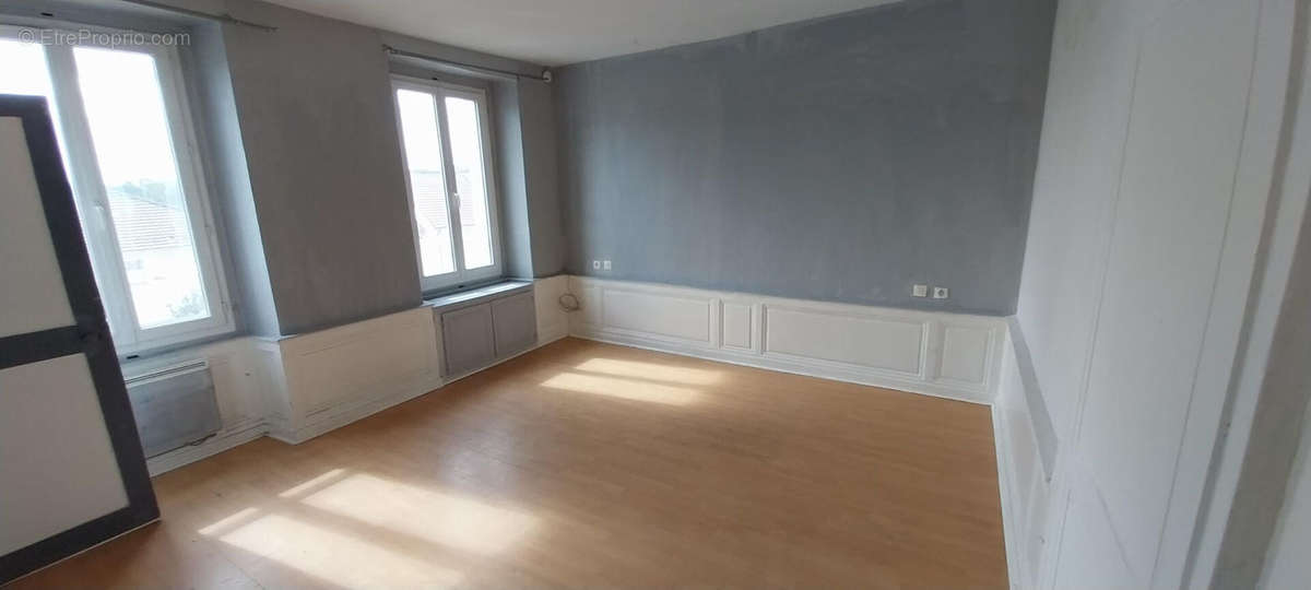 Appartement à EPERNON