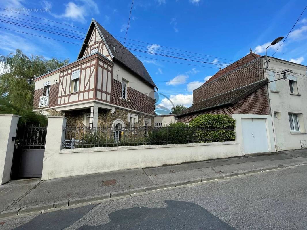 Maison à SAINT-QUENTIN