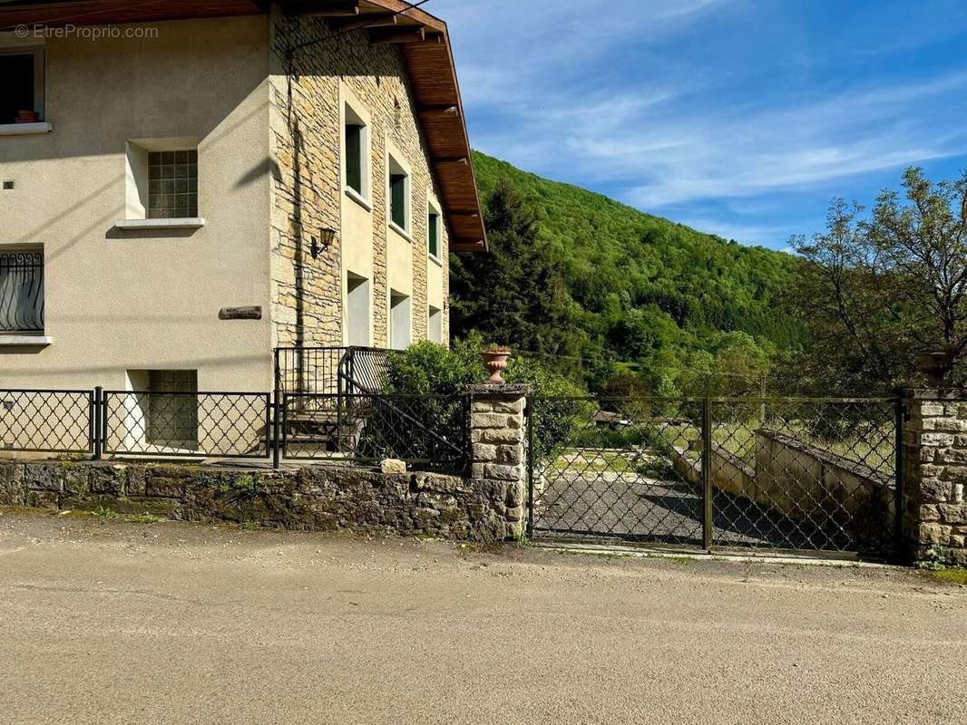 Maison à SAINT-RAMBERT-EN-BUGEY