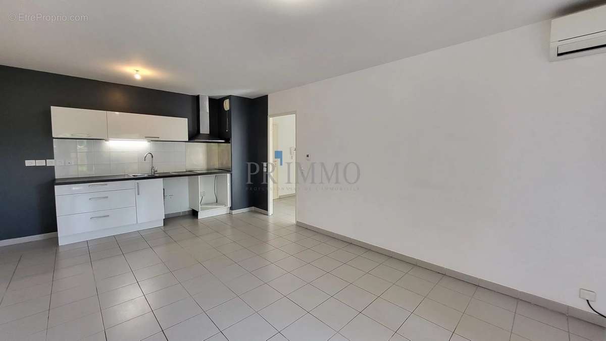 Appartement à ROQUEBRUNE-SUR-ARGENS