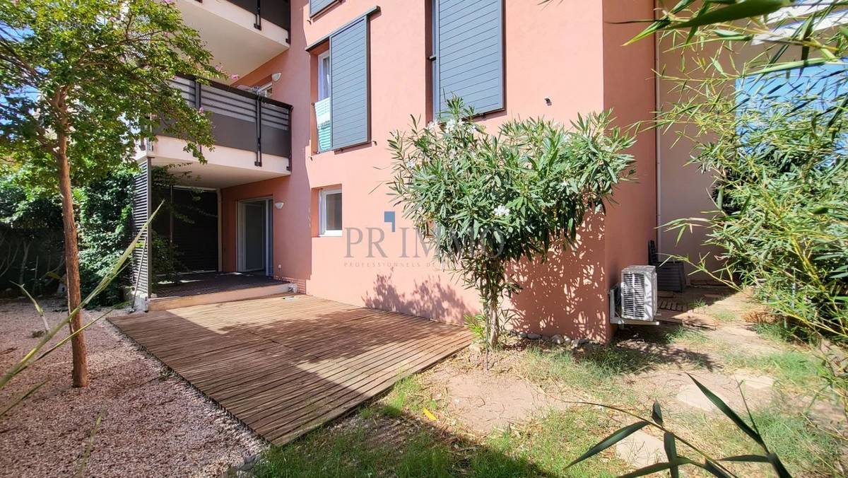 Appartement à ROQUEBRUNE-SUR-ARGENS