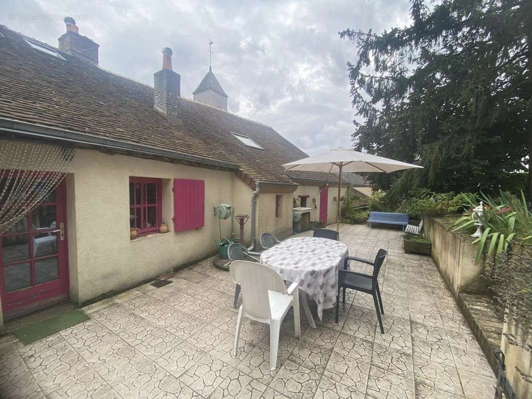 Appartement à SARGE-SUR-BRAYE