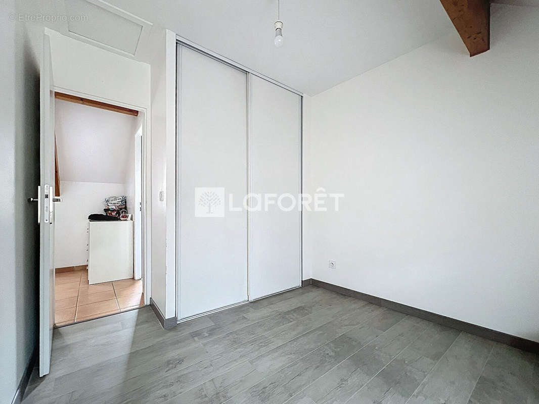 Appartement à LINAS