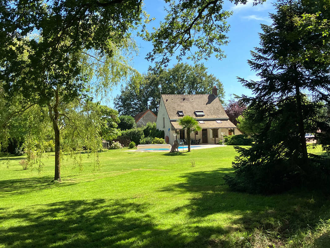 Maison à SAINT-AMAND-MONTROND