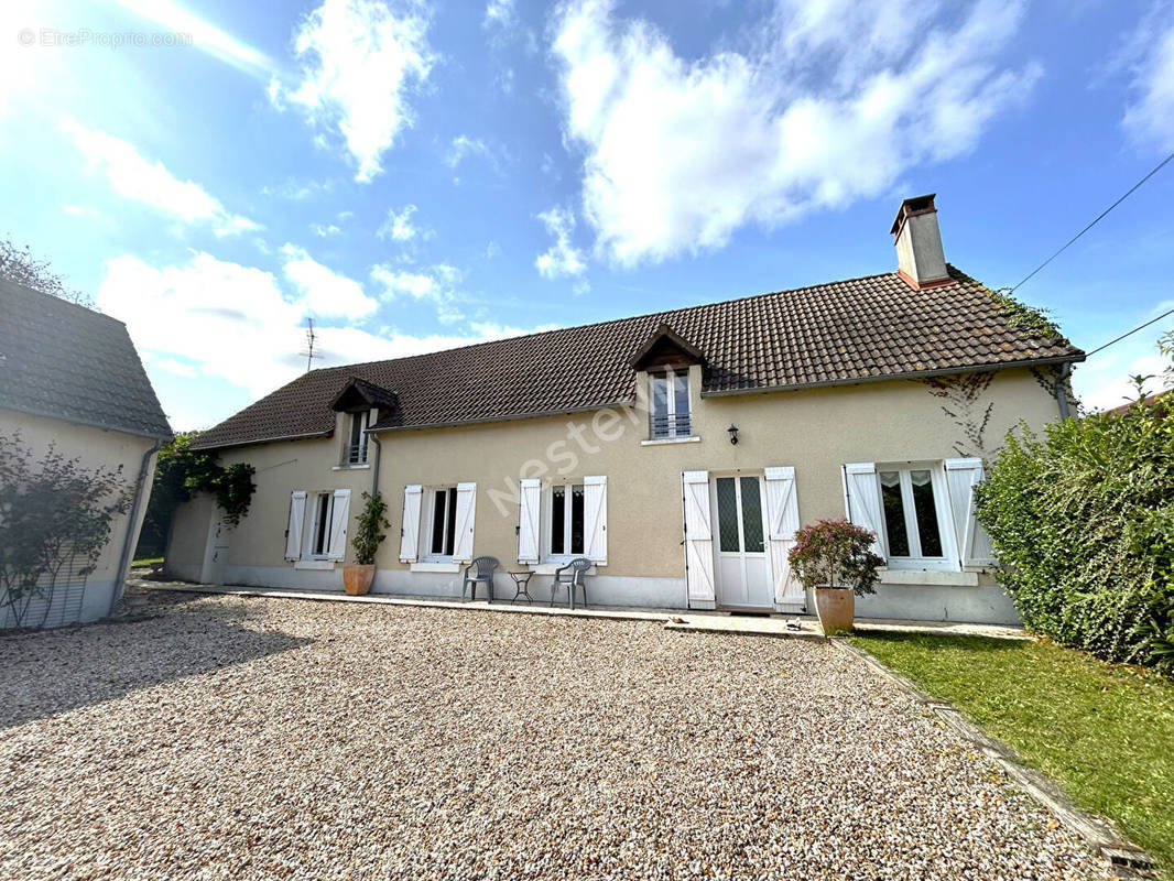 Maison à VARENNES-SUR-FOUZON