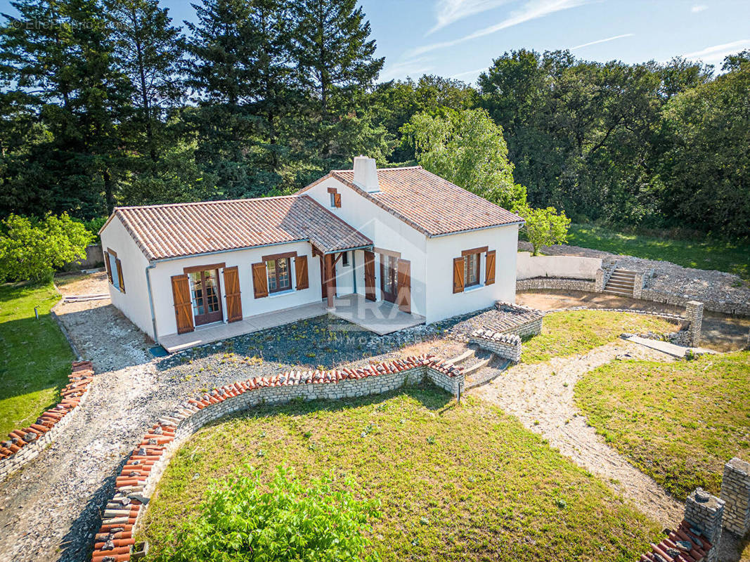 Maison à FONTENAY-LE-COMTE