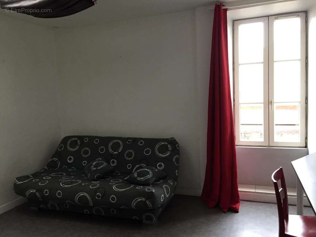 Appartement à SAINT-LAURENT-SUR-SEVRE