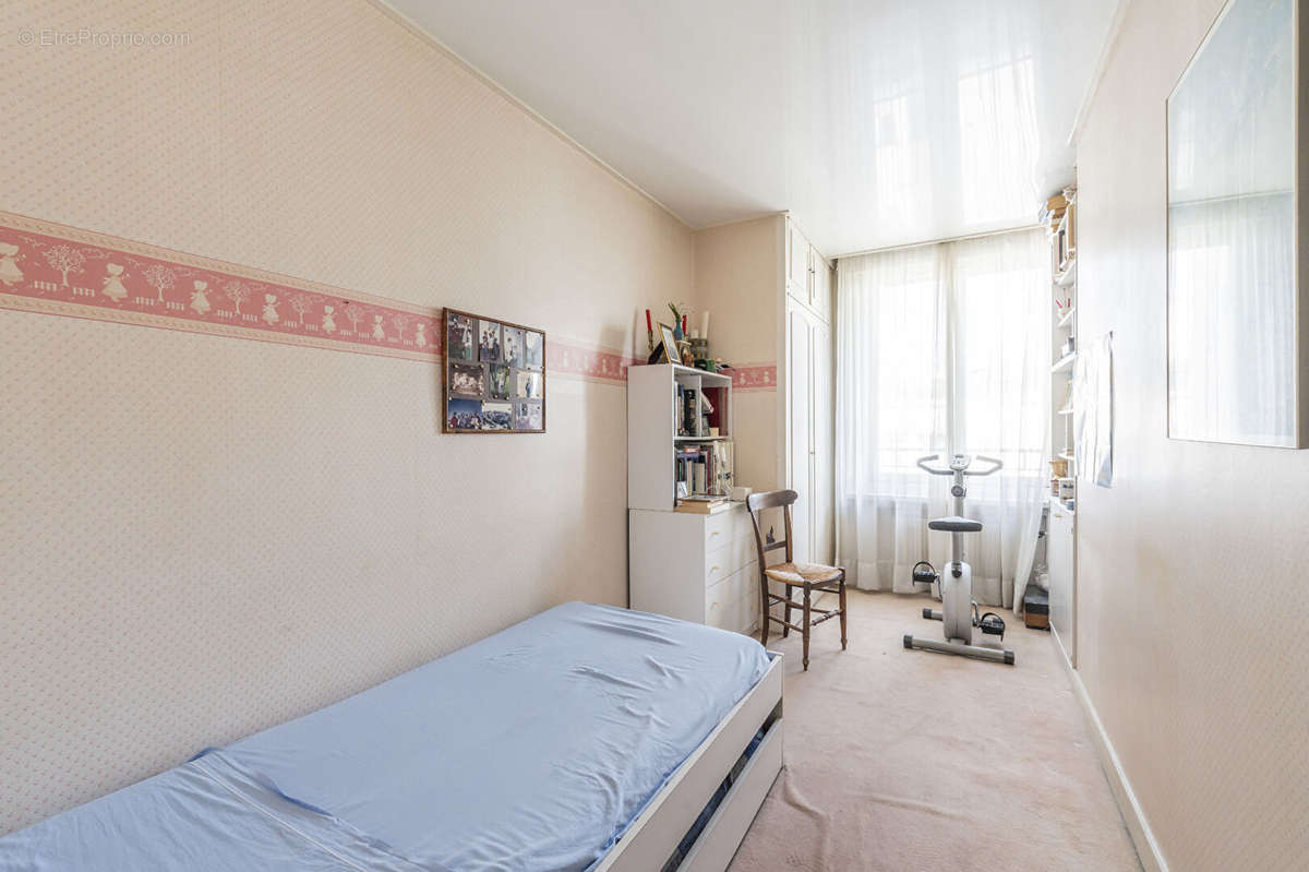 Appartement à NEUILLY-SUR-SEINE