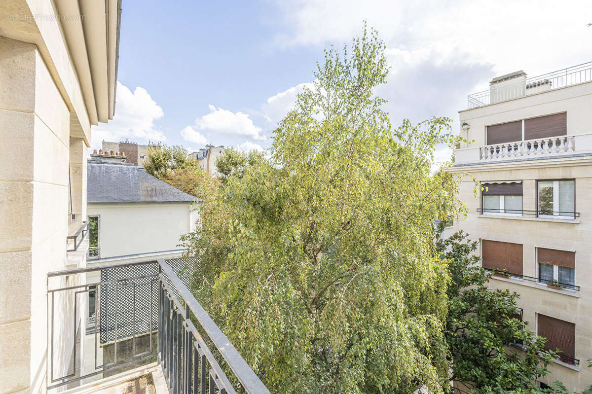 Appartement à NEUILLY-SUR-SEINE