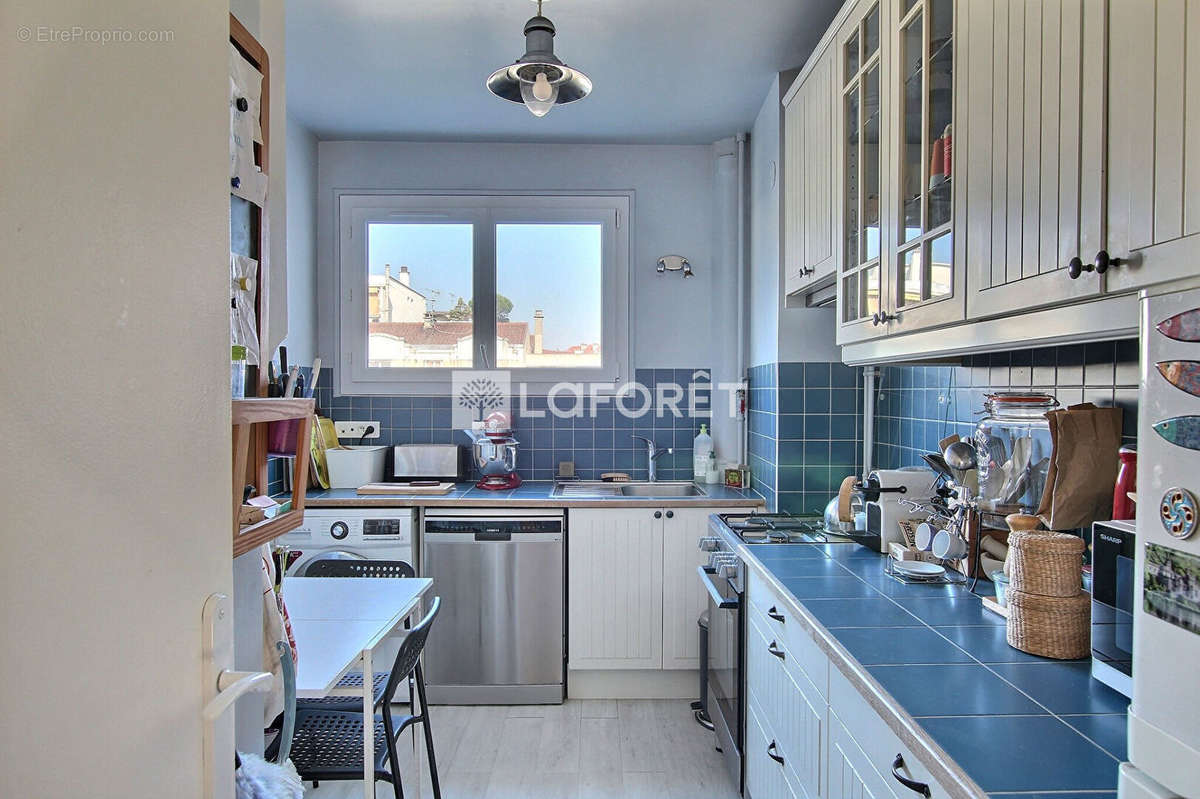 Appartement à COURBEVOIE