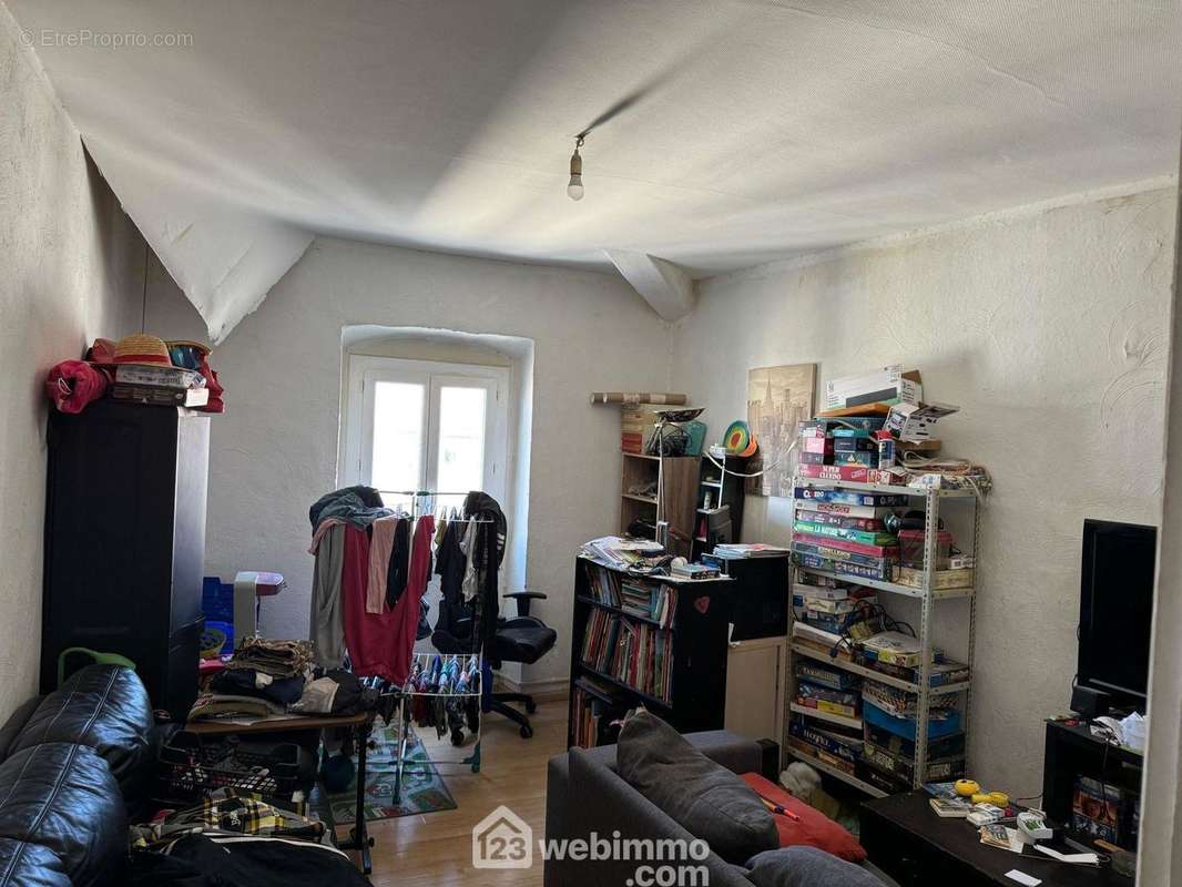 Séjour à rénover - Appartement à SETE