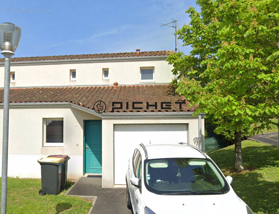 Maison à RUELLE-SUR-TOUVRE