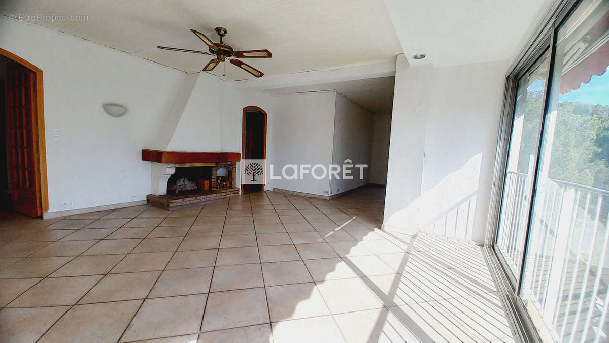 Appartement à MARSEILLE-9E