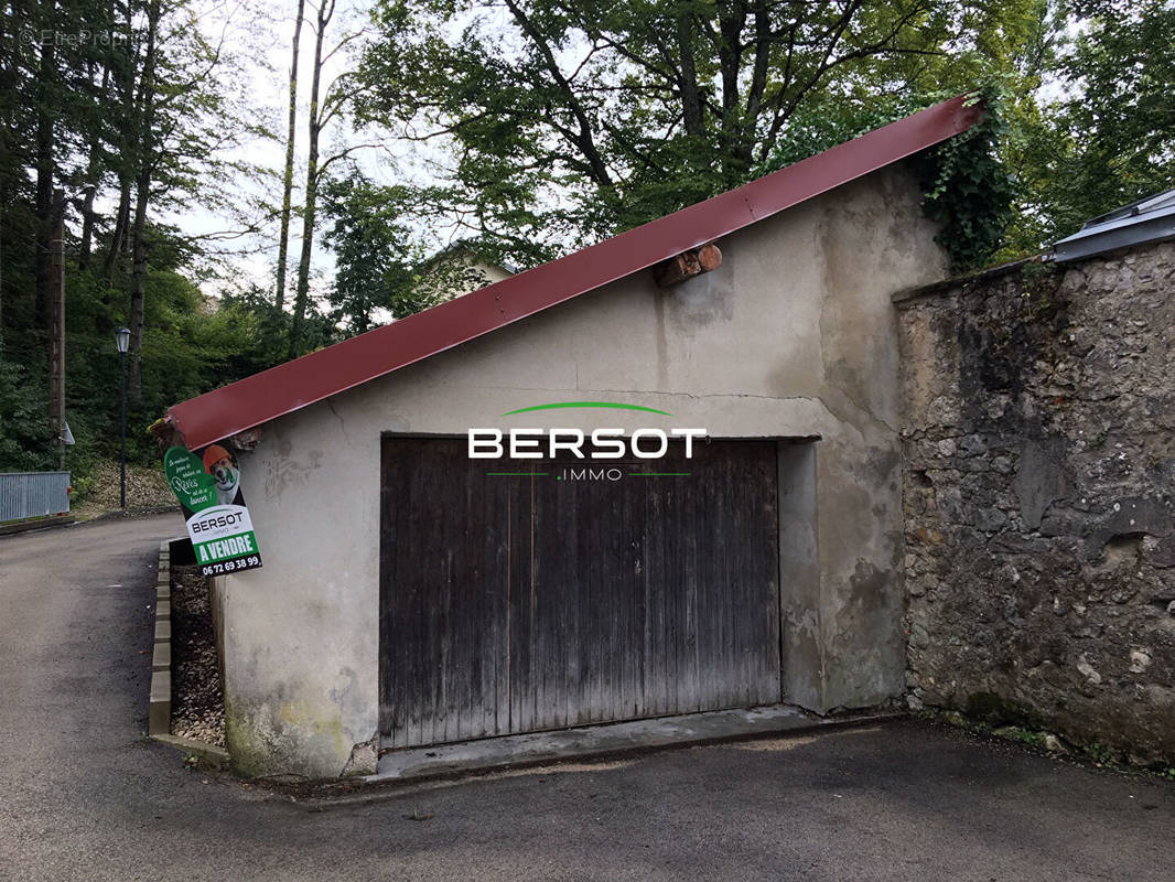 Parking à JOUGNE