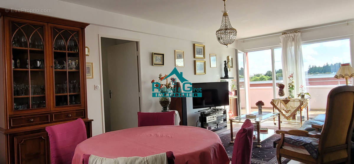 Appartement à NOYAL-SUR-VILAINE