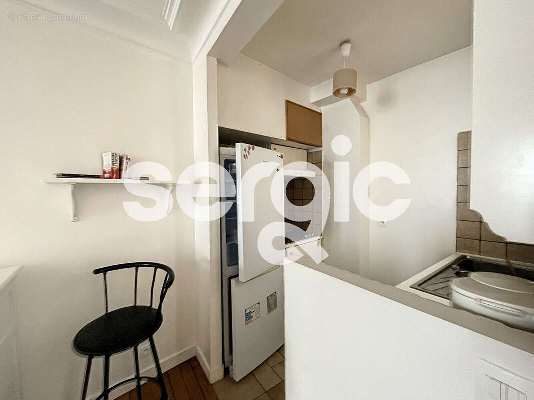 Appartement à PARIS-14E