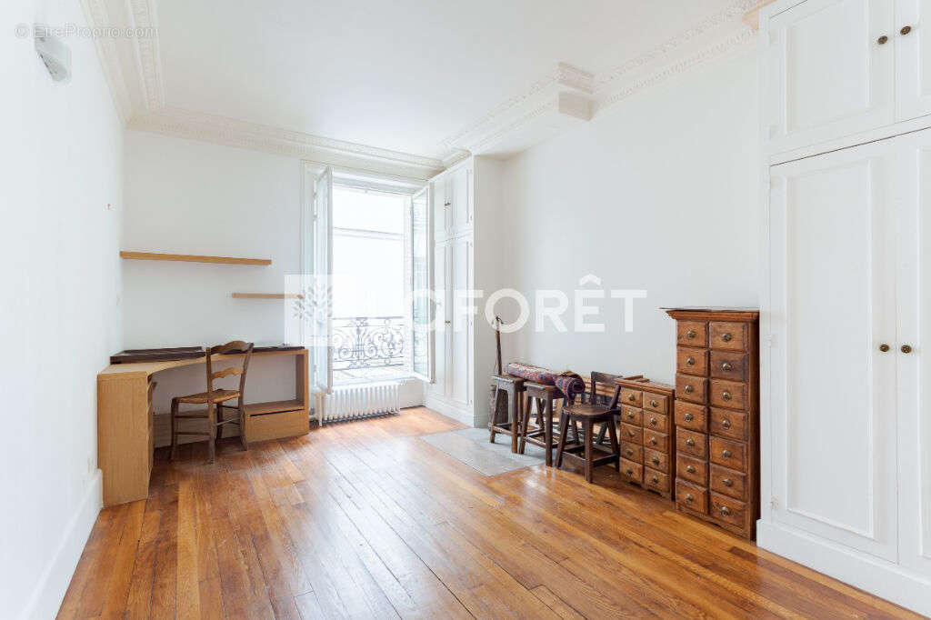 Appartement à PARIS-14E