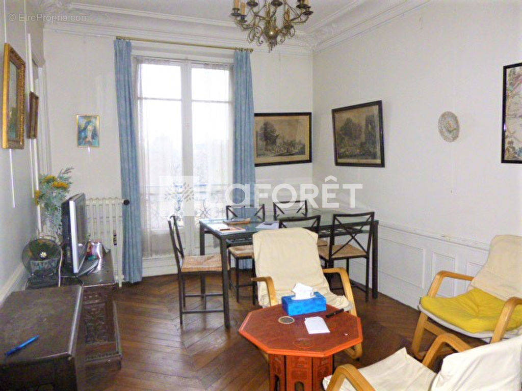 Appartement à PARIS-14E