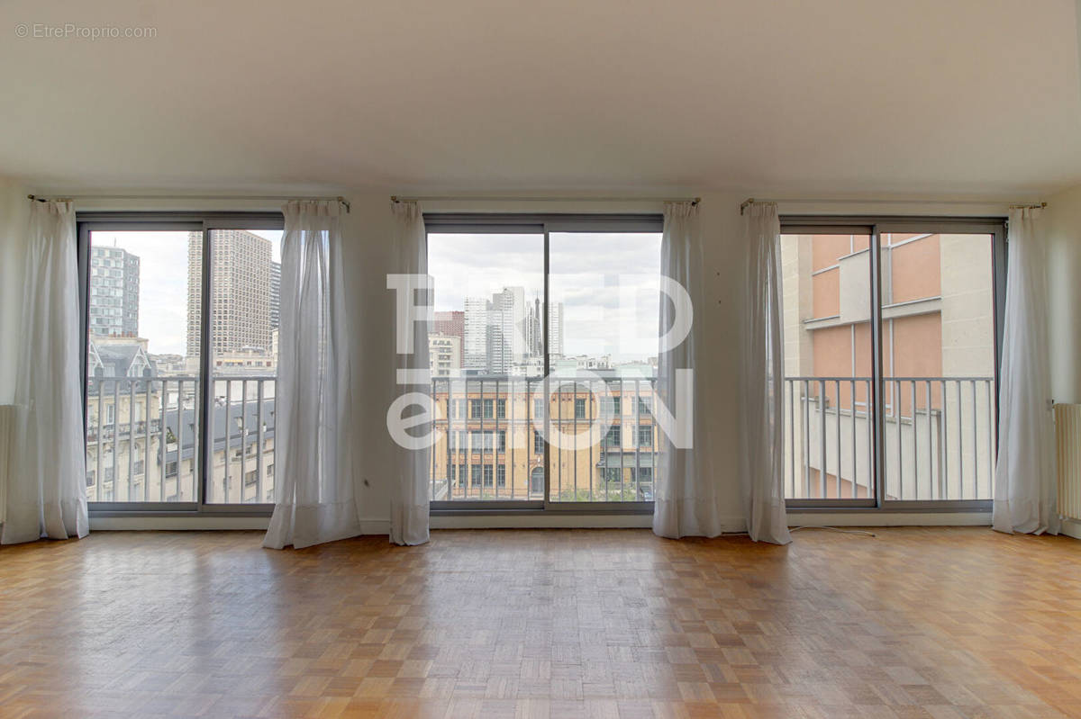 Appartement à PARIS-15E