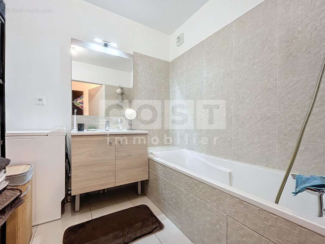 Appartement à COLOMBES