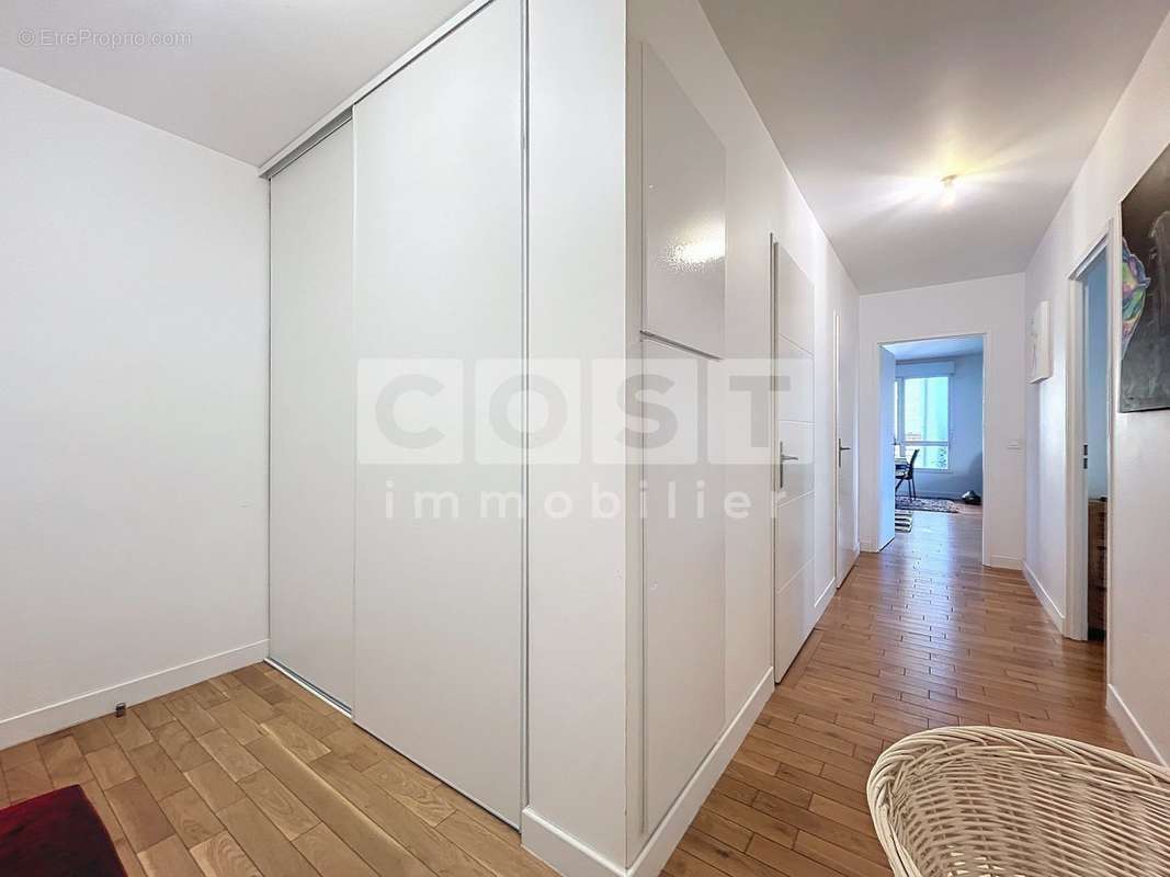 Appartement à COLOMBES