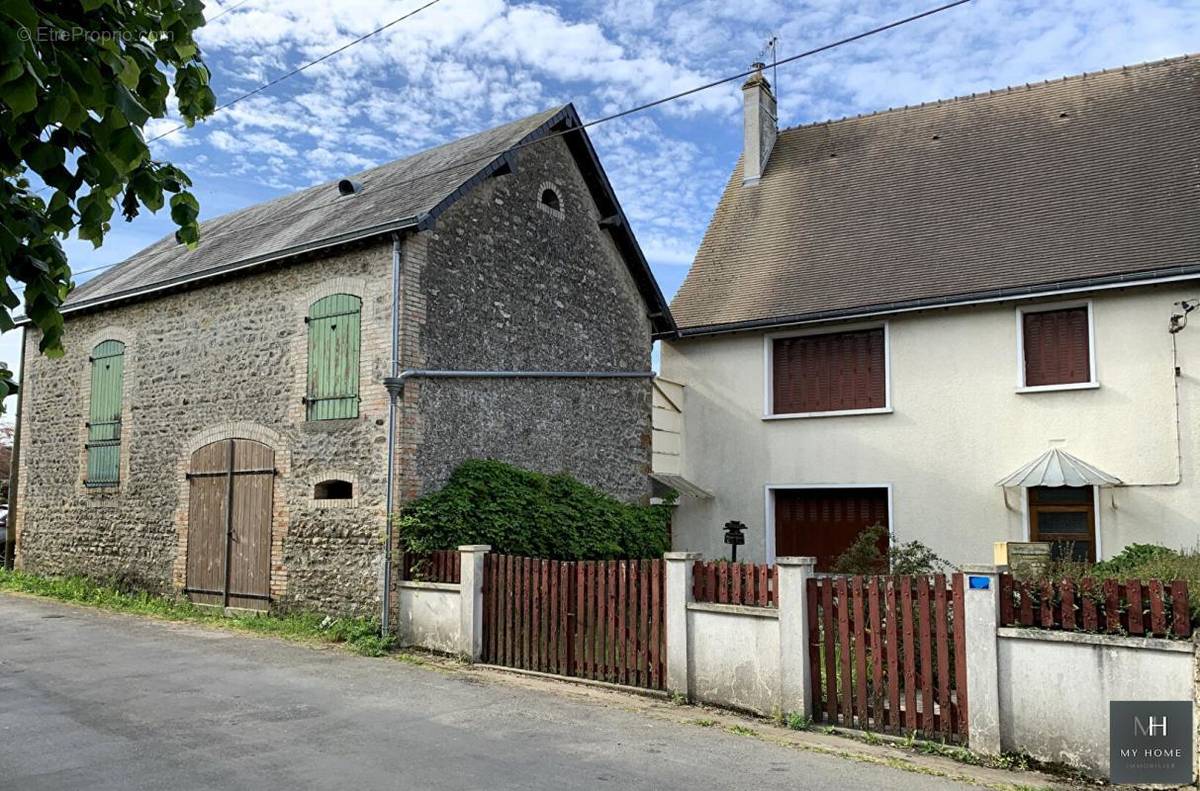 Maison à FRESNAY-SUR-SARTHE