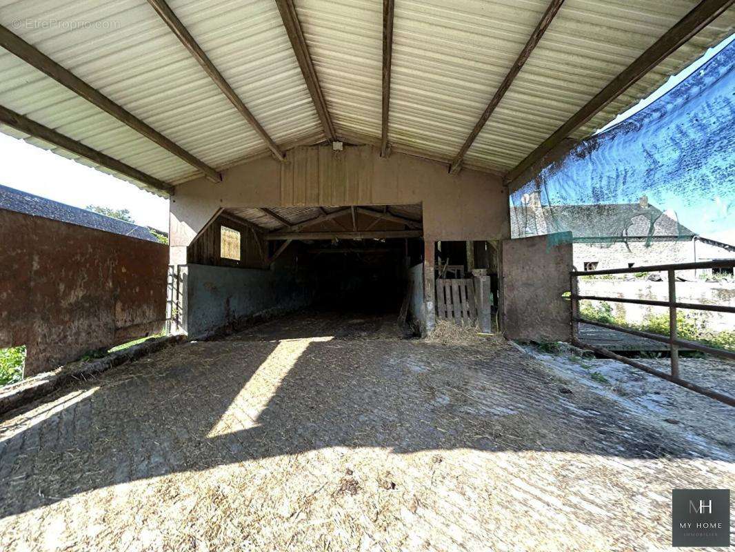 Maison à CARROUGES