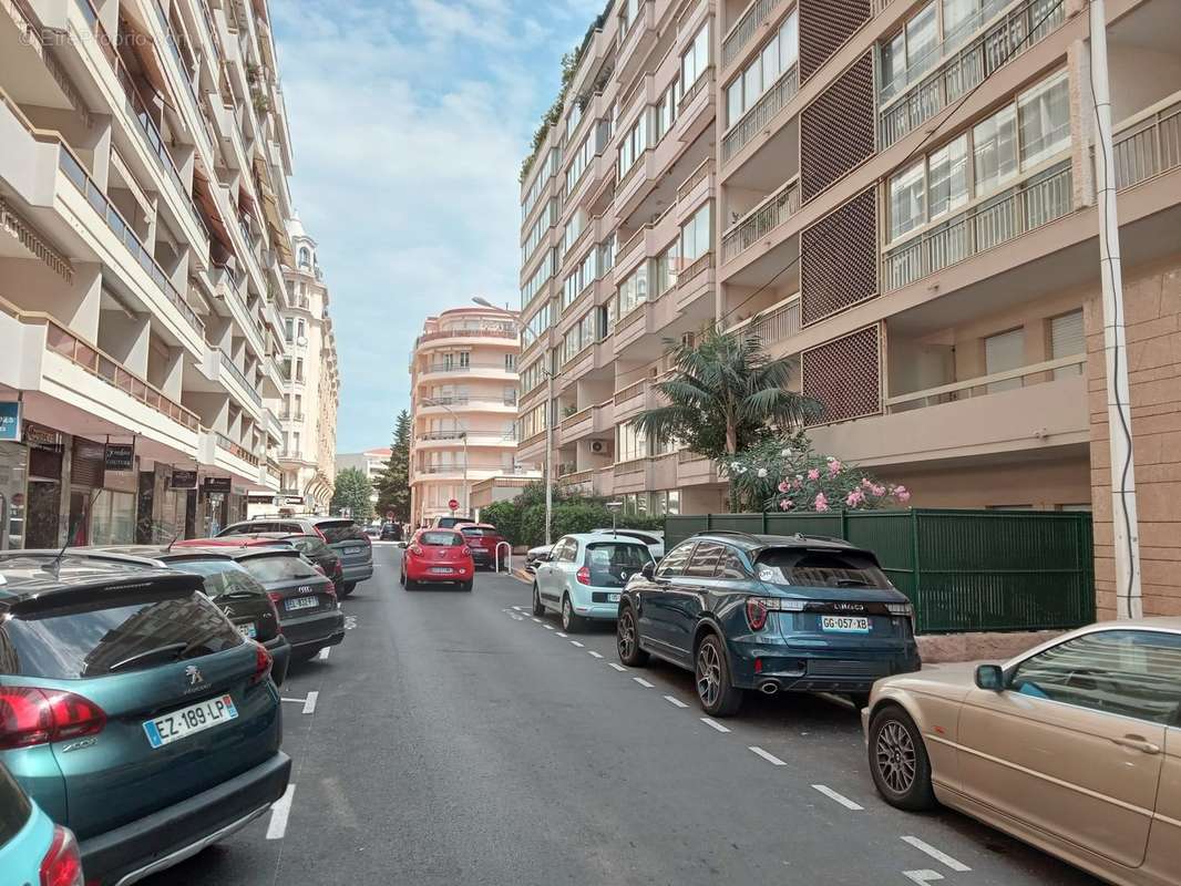 Parking à CANNES