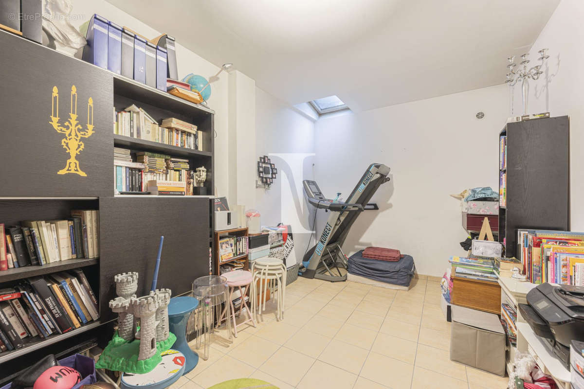 Appartement à PARIS-20E