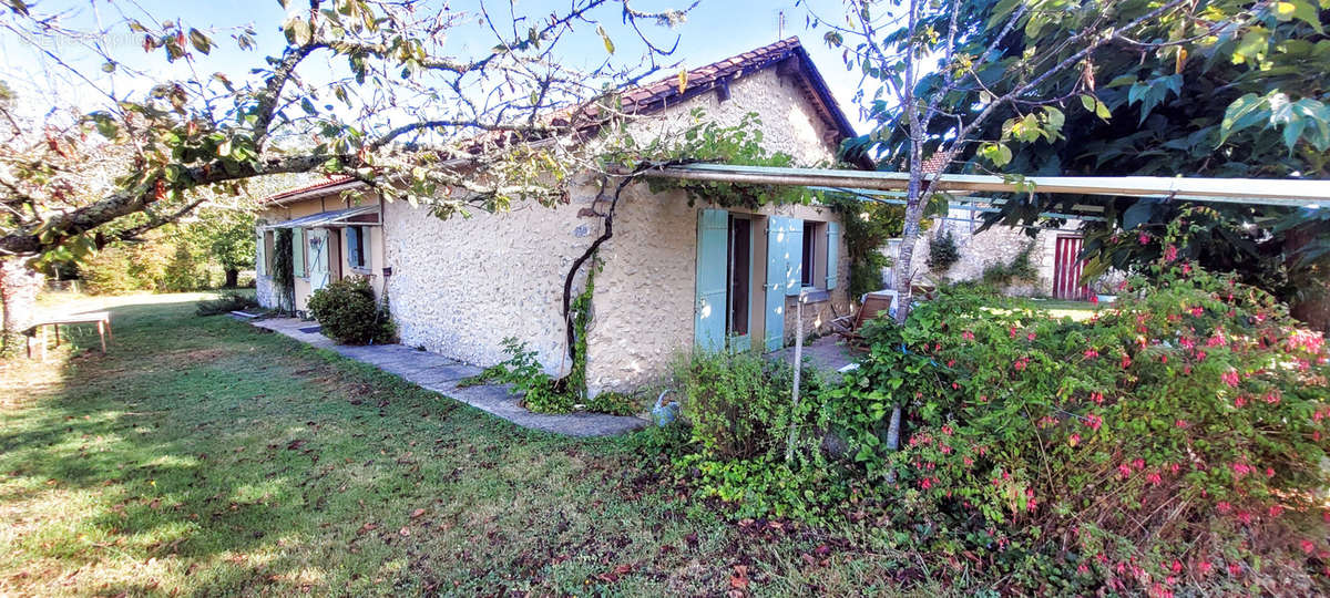 Maison à MENSIGNAC