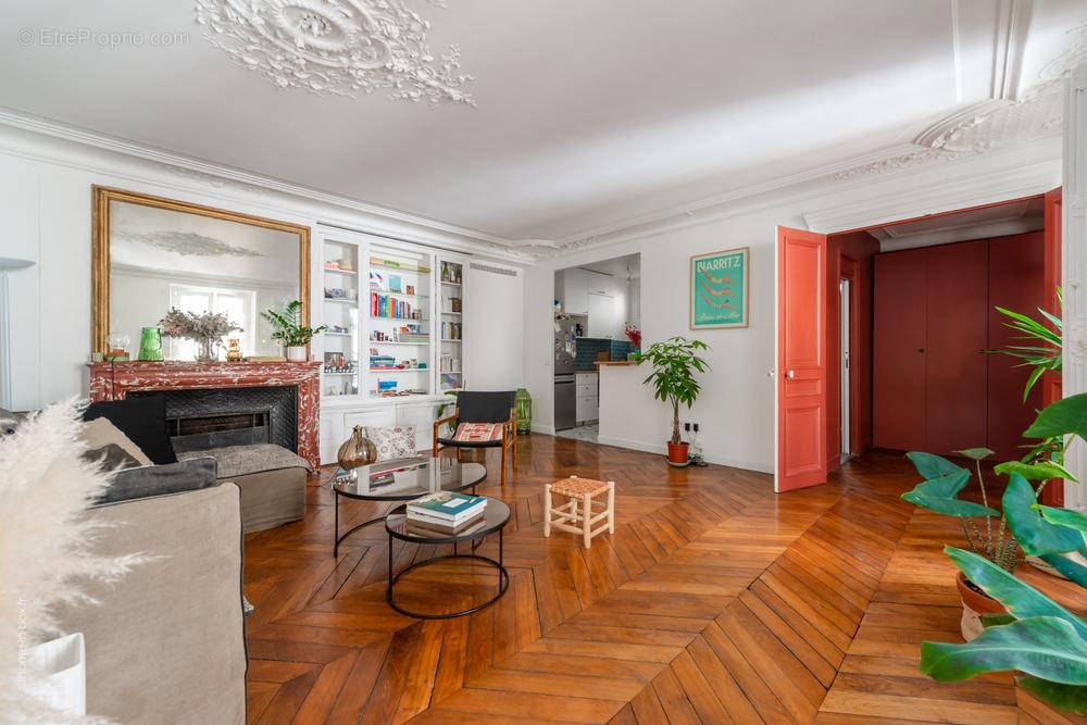 Appartement à PARIS-10E