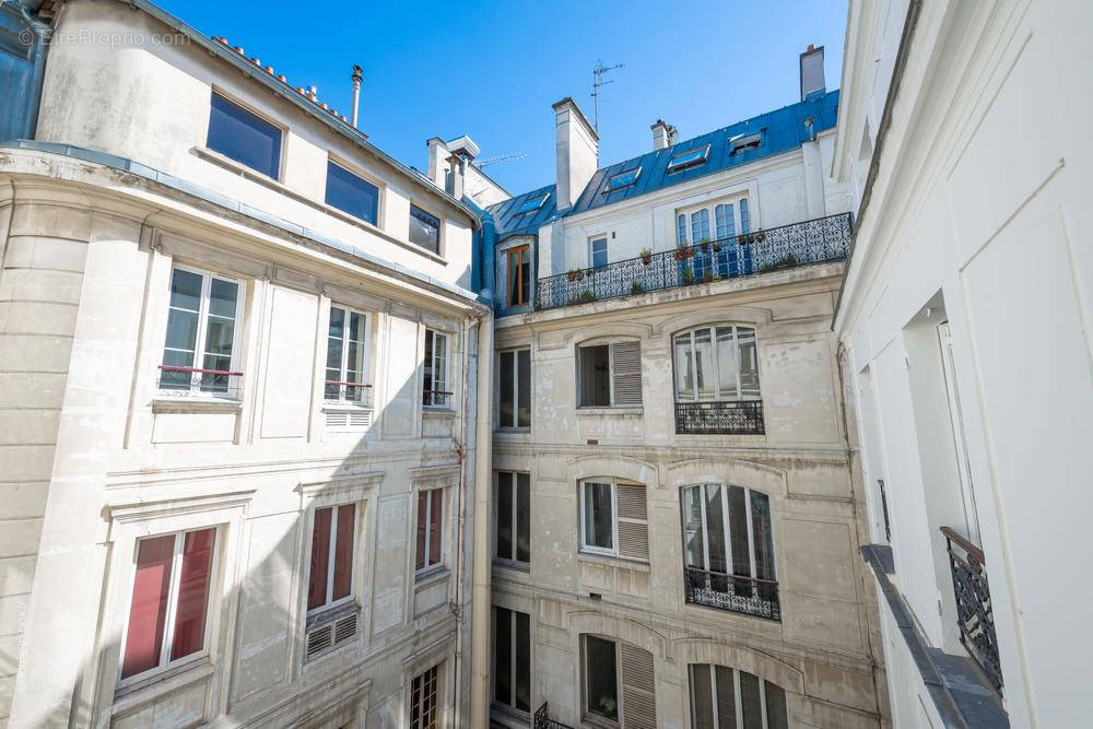 Appartement à PARIS-10E