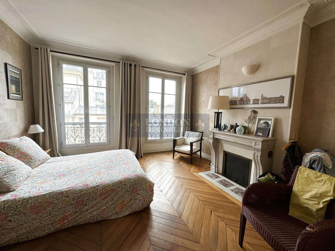 Appartement à VERSAILLES