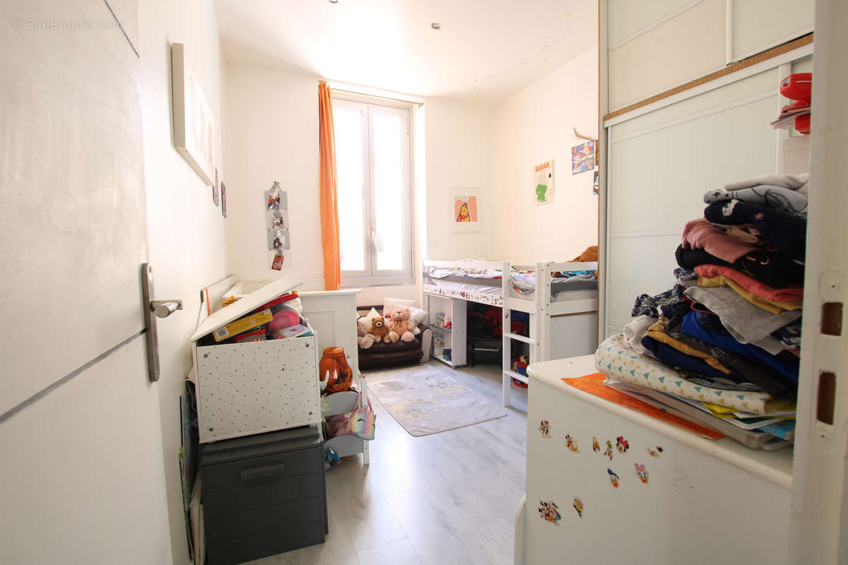 Appartement à MARSEILLE-5E