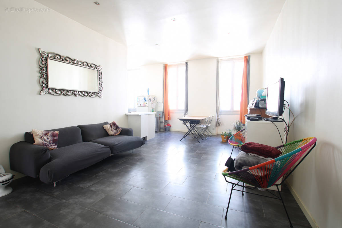 Appartement à MARSEILLE-5E