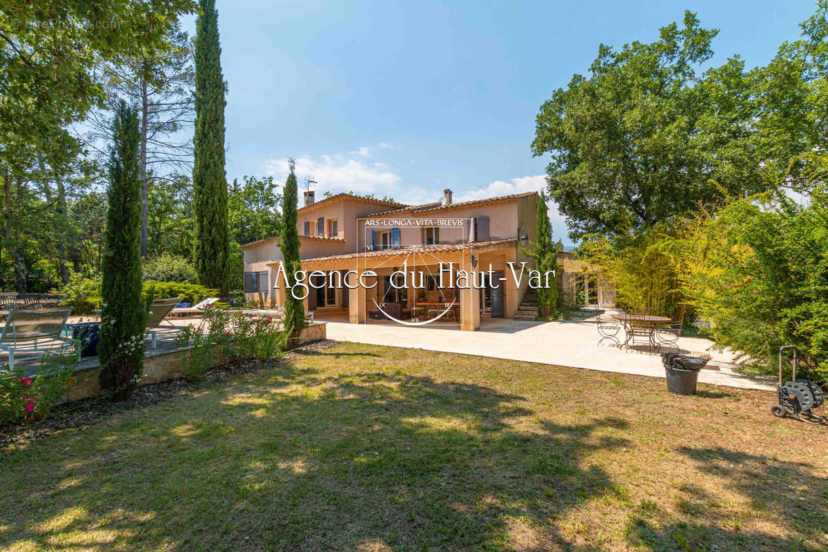 Maison à TOURRETTES