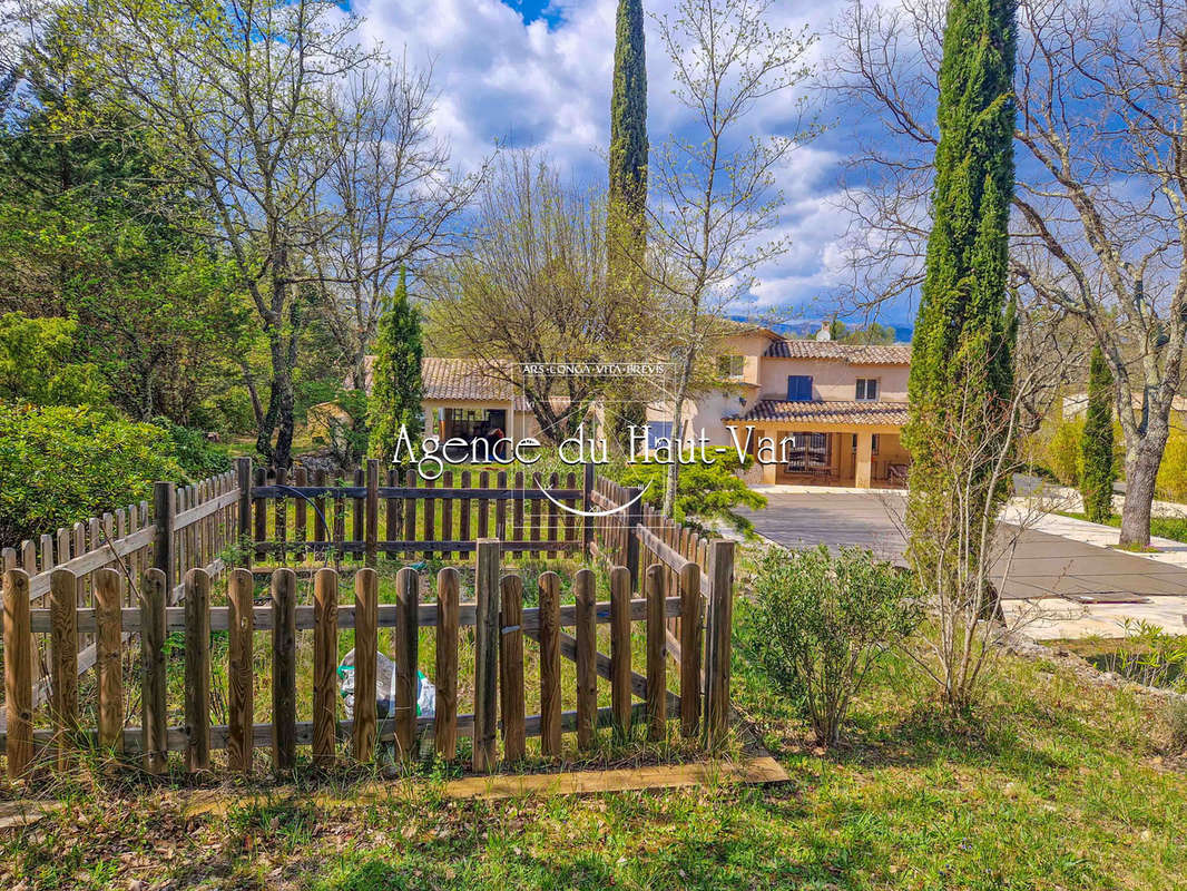 Maison à TOURRETTES