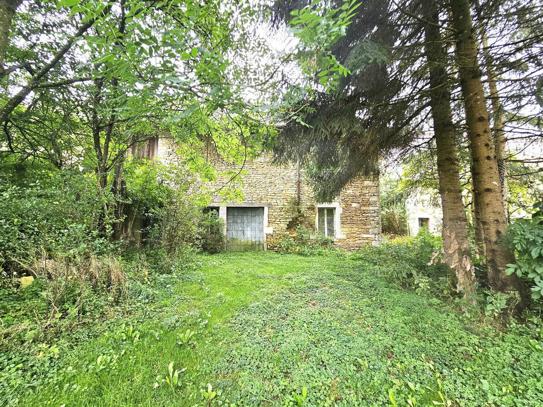 Maison à VERCEL-VILLEDIEU-LE-CAMP