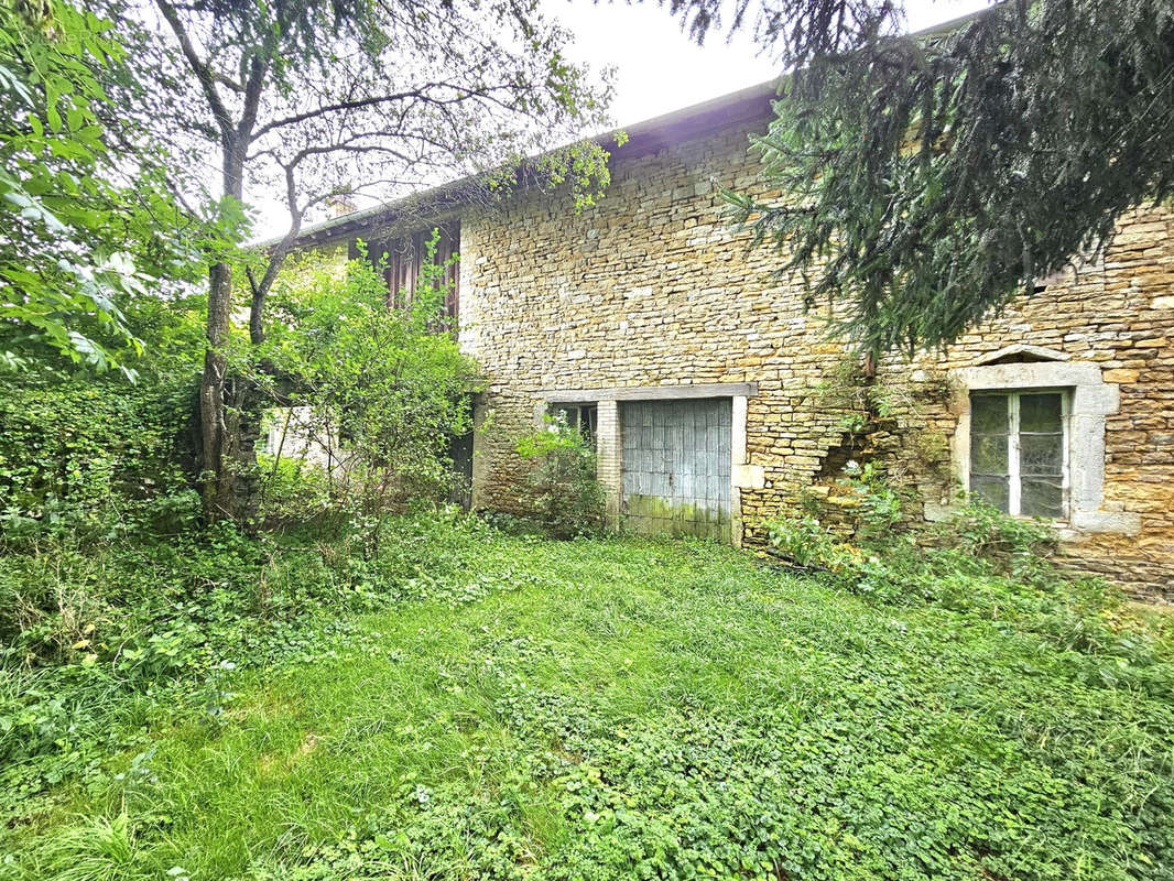 Maison à VERCEL-VILLEDIEU-LE-CAMP