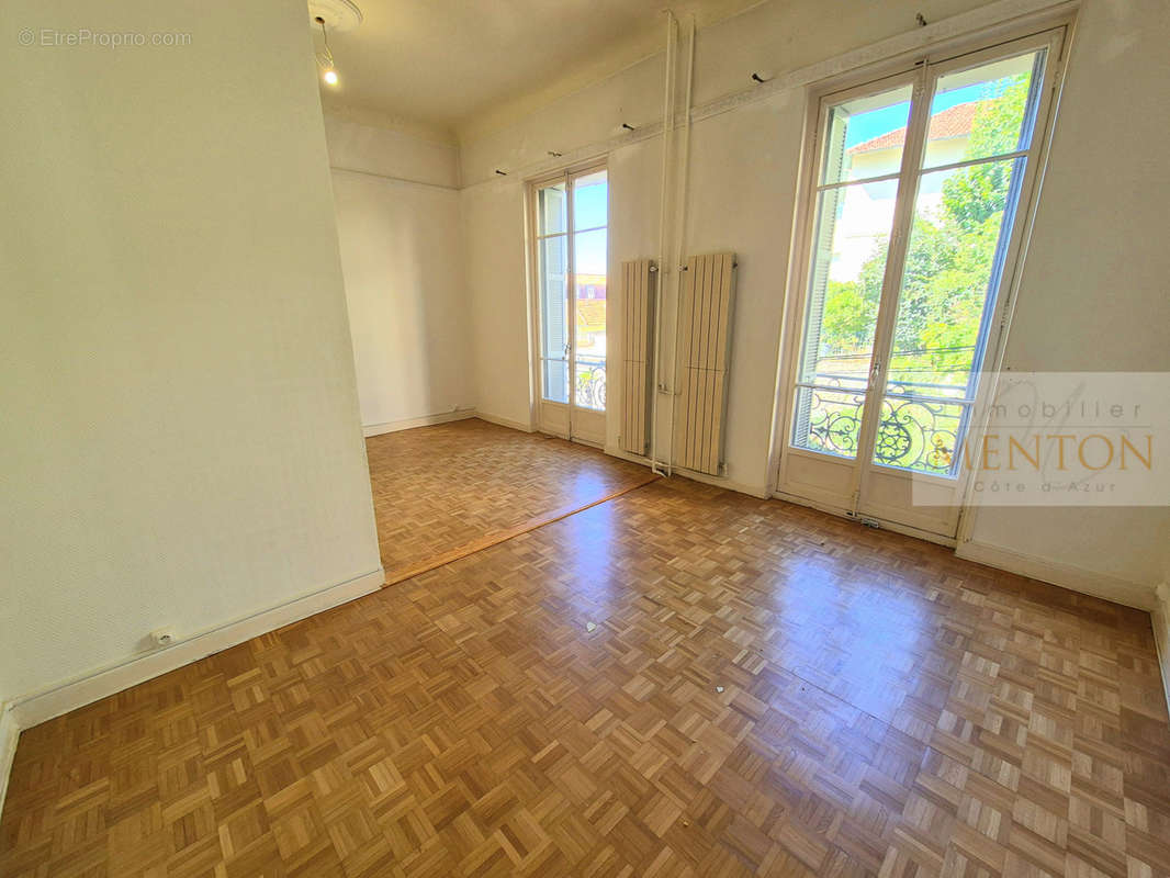 Appartement à MENTON