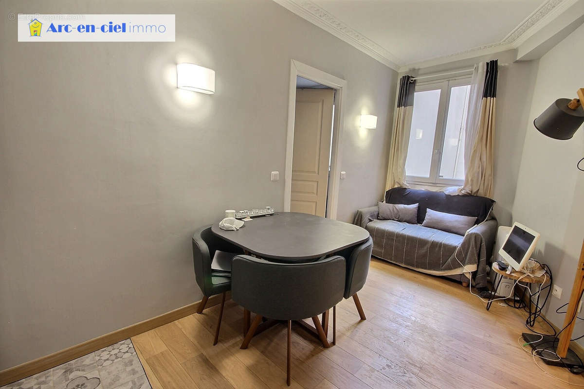 Appartement à PARIS-3E