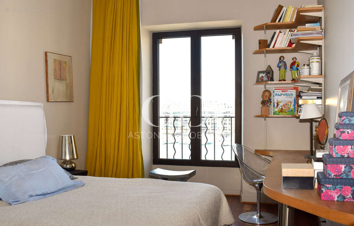 Appartement à MARSEILLE-1E