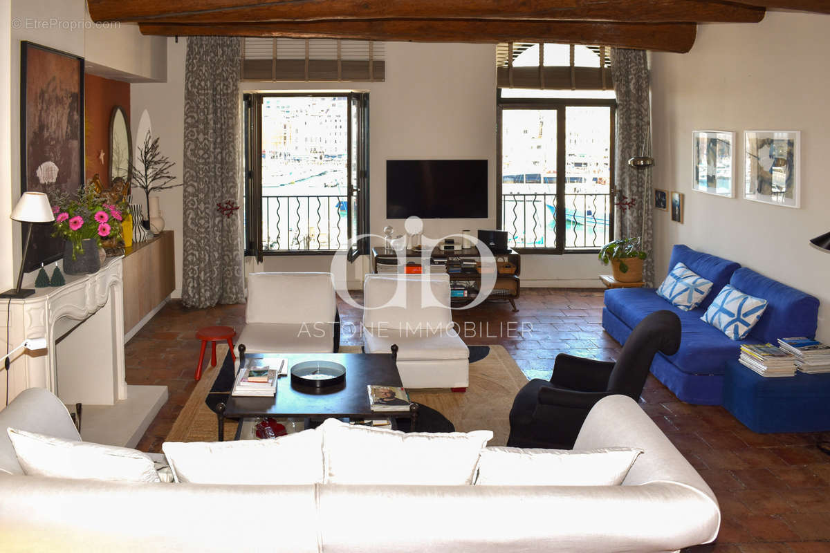 Appartement à MARSEILLE-1E