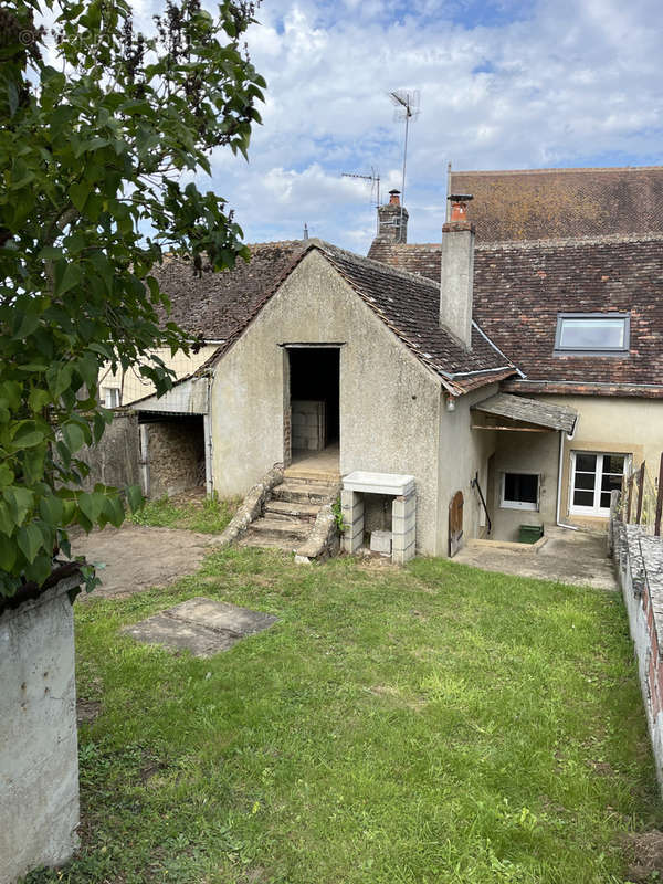 Maison à SAINT-MICHEL-DE-CHAVAIGNES