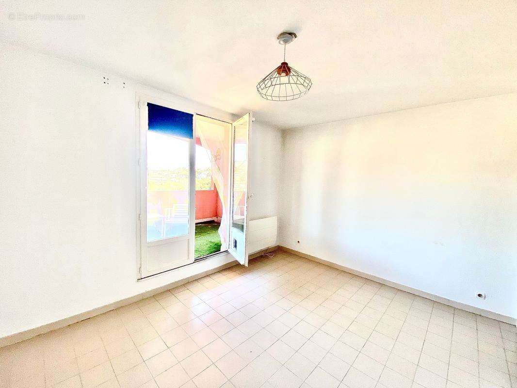 Appartement à VALLAURIS