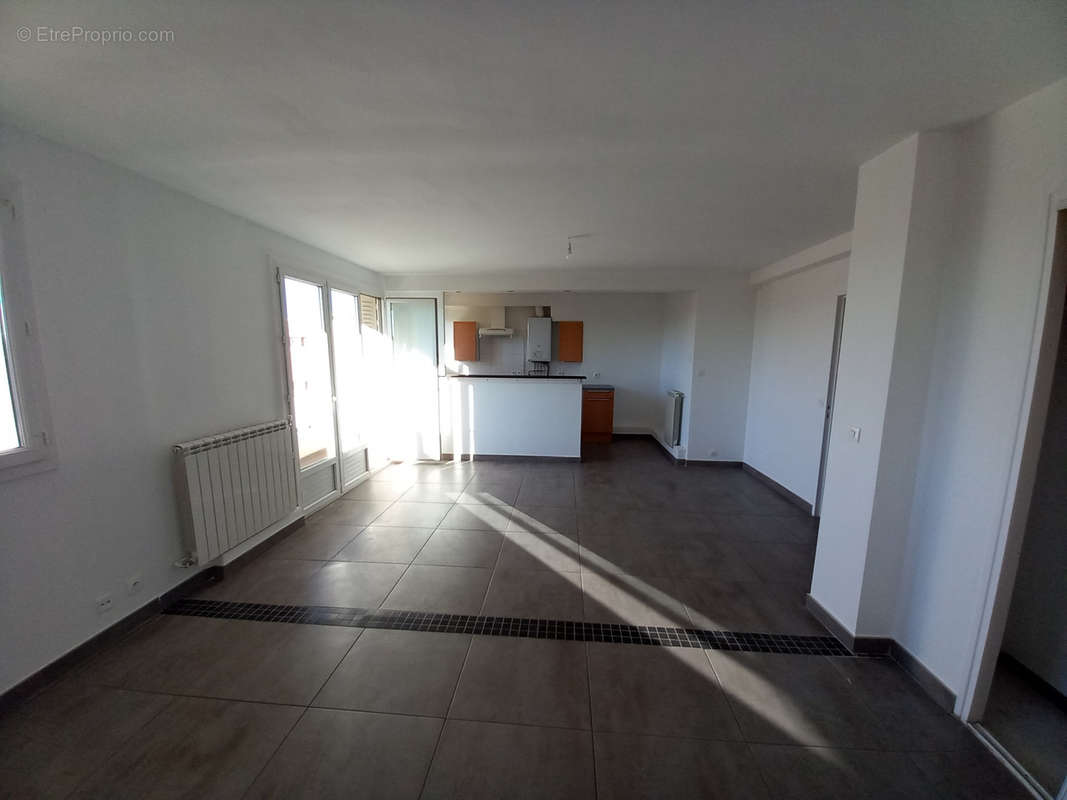 Appartement à LUNEL