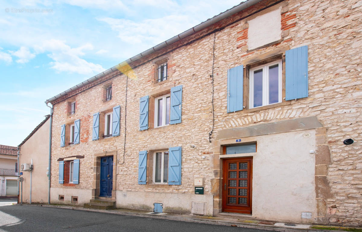 Appartement à BLAYE-LES-MINES