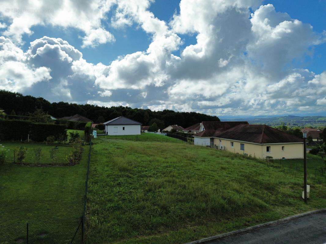 Terrain à SAUVETERRE-DE-BEARN