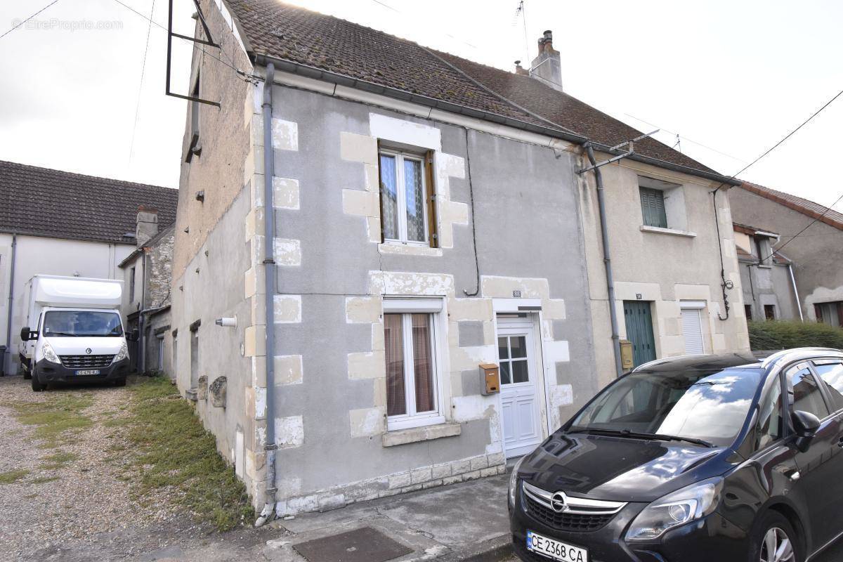 Maison à COSNE-COURS-SUR-LOIRE